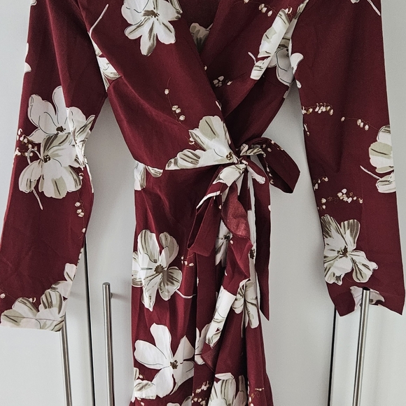 Zaful red floral mini wrap dress - Picture 4 of 4